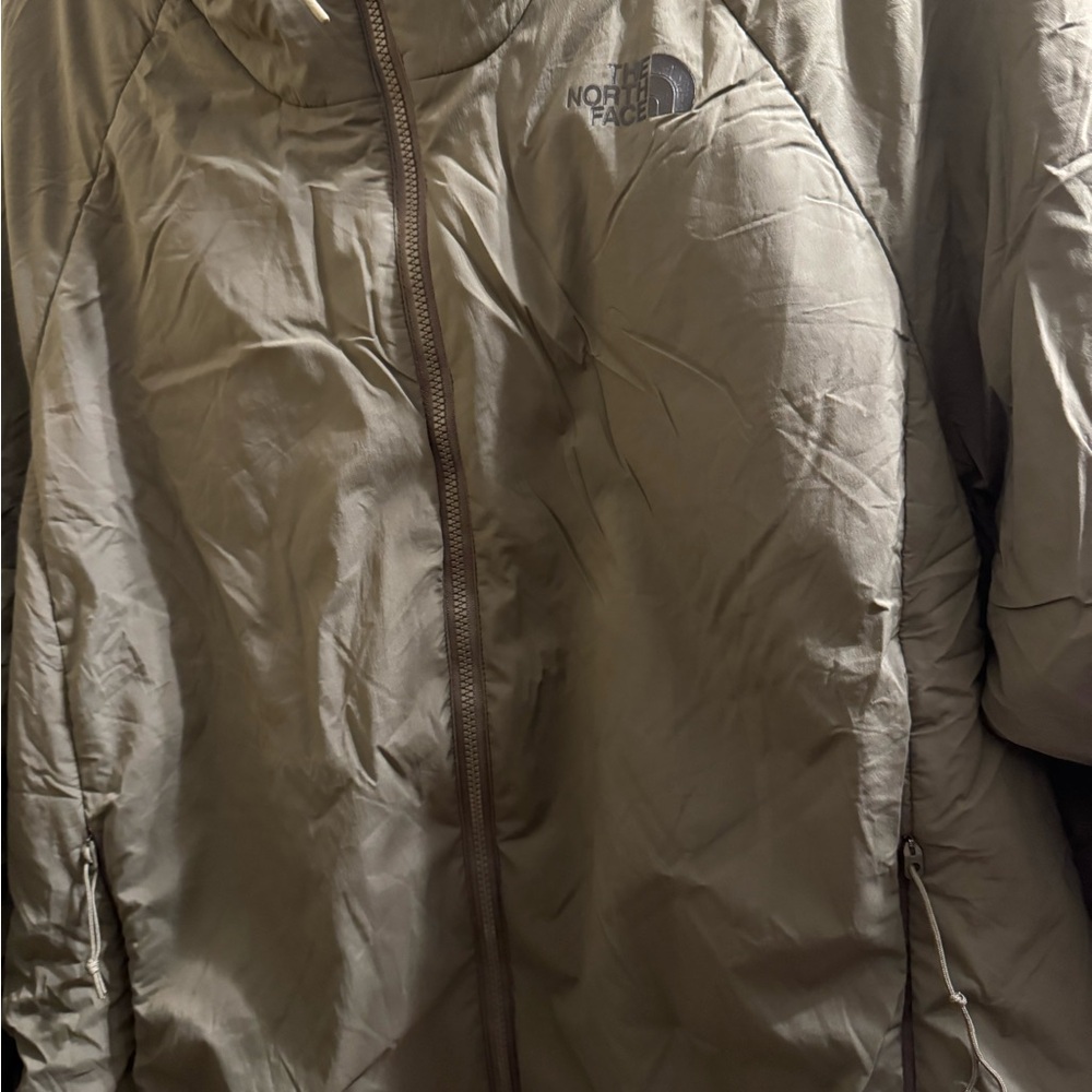 New north face jacket new without tag never wear